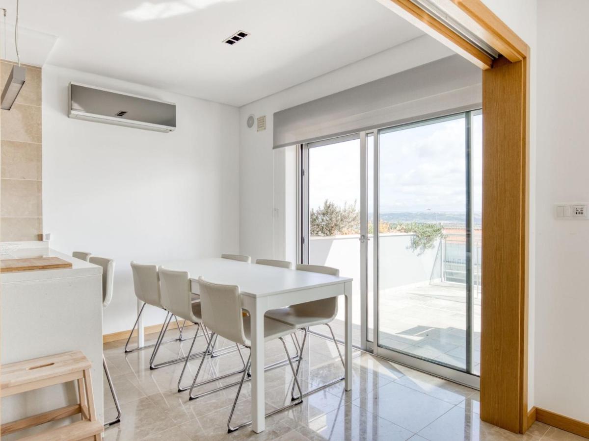 Modern Holiday Home In Salir Do Porto With Swimming Pool Salir de Porto Dış mekan fotoğraf