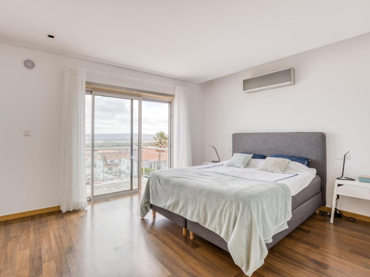 Modern Holiday Home In Salir Do Porto With Swimming Pool Salir de Porto Dış mekan fotoğraf